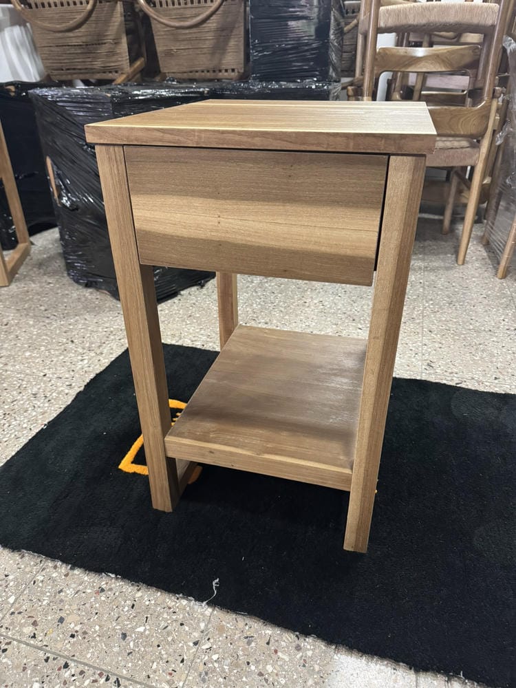 Mesa de luz Enchapada en Petiribi 1 Cajon - Imagen 2