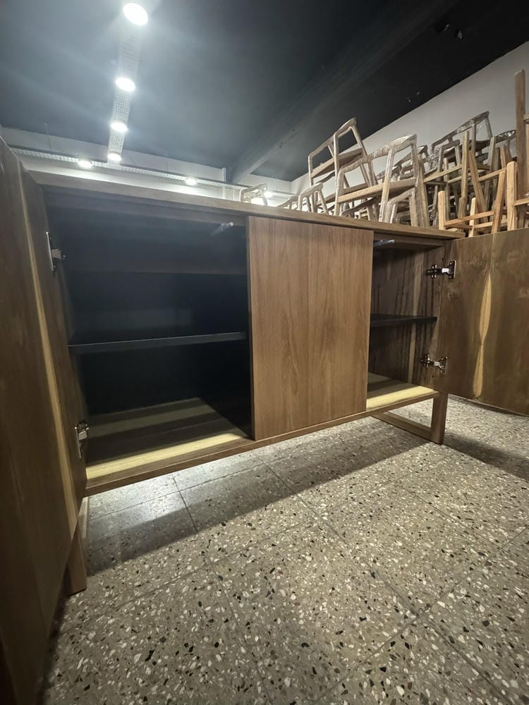 Comoda 3 puertas Enchapado en Petiribi 130cm - Imagen 3